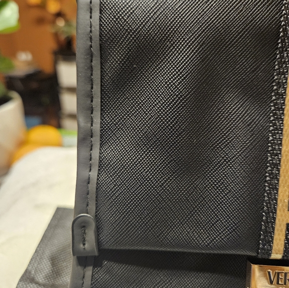 VERSACE Beauty Bag, New - Picture 6 of 16